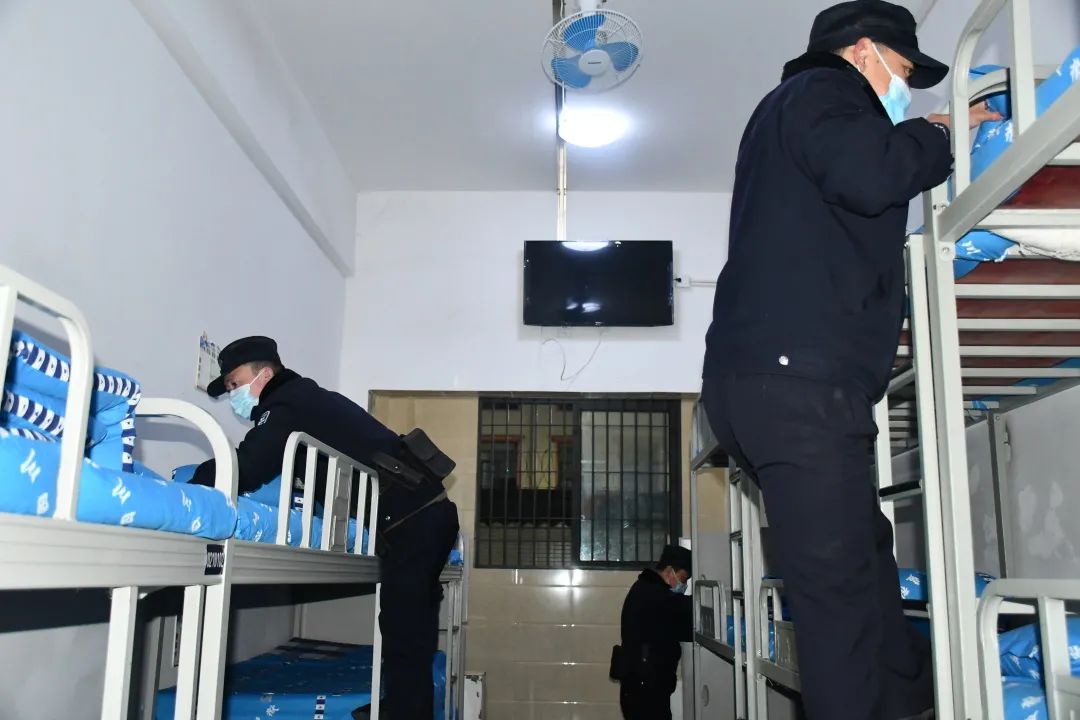 新疆乌苏监狱长图片
