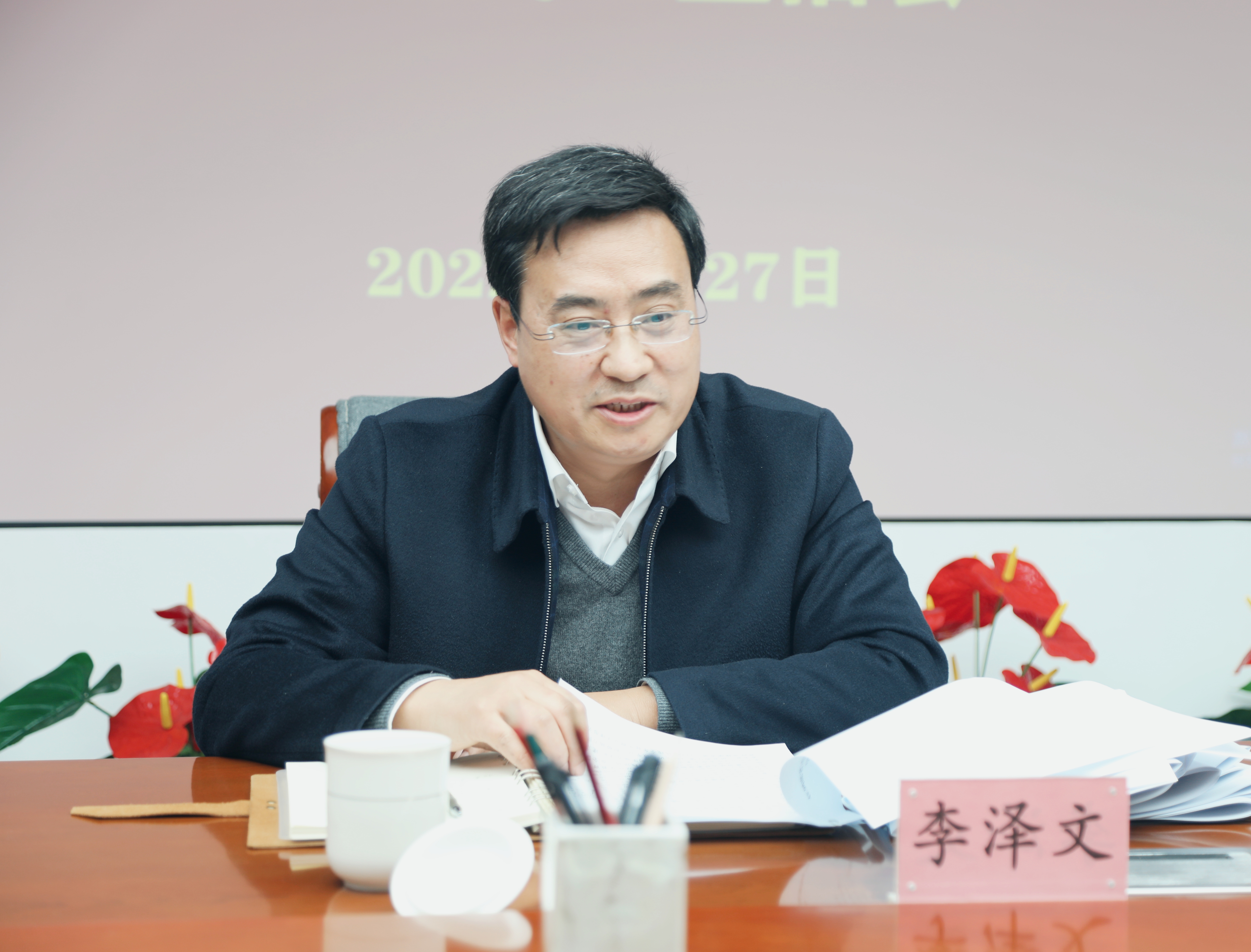 李泽文指出,这次民主生活会紧紧围绕主题,准备充分,开展批评认真坦诚