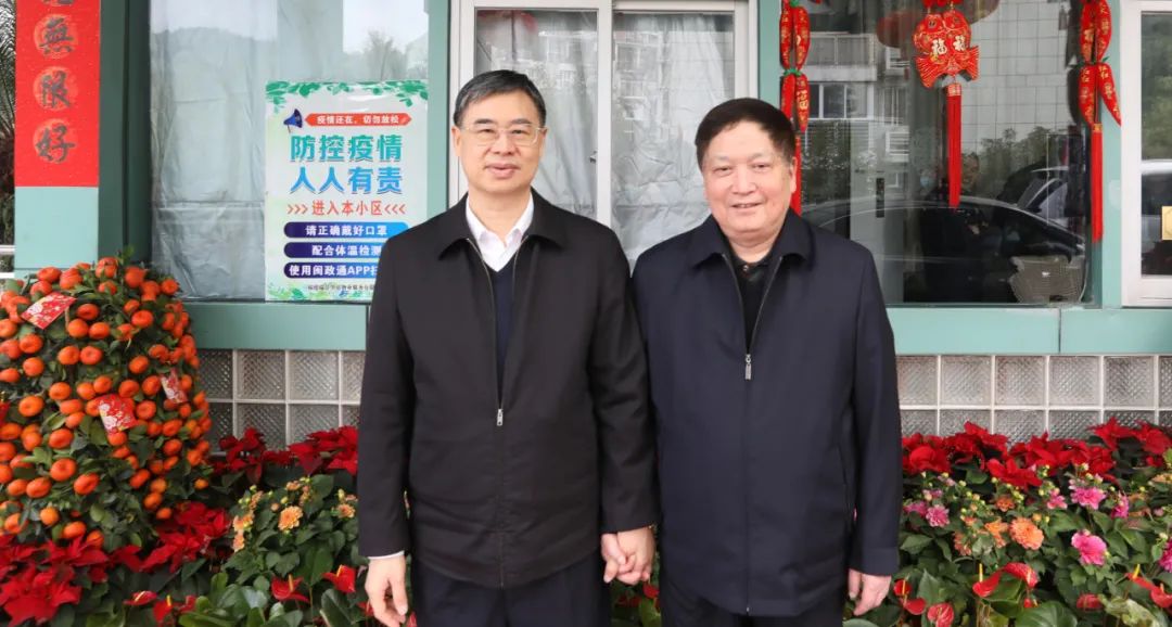 霍敏检察长看望慰问省检察院原党组书记,检察长何泽中霍敏检察长表示