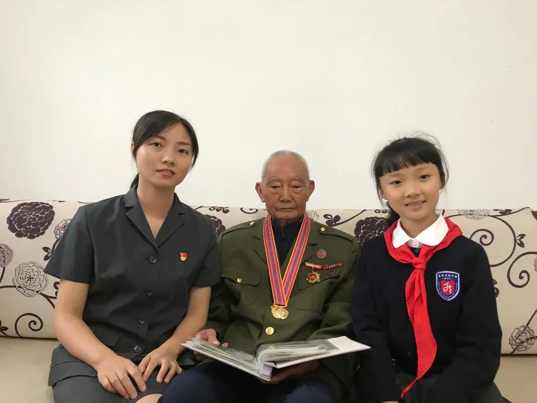 重庆最美家庭义方既训家道颖颖