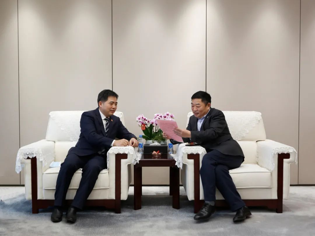 胡俊峰一行先后来到中国民生银行股份有限公司南昌分行,中航信托股份