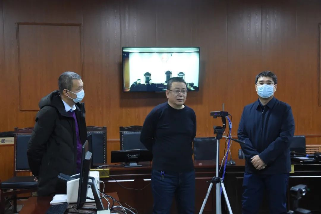 区委副书记政法委书记张恩泽一行到法院走访慰问