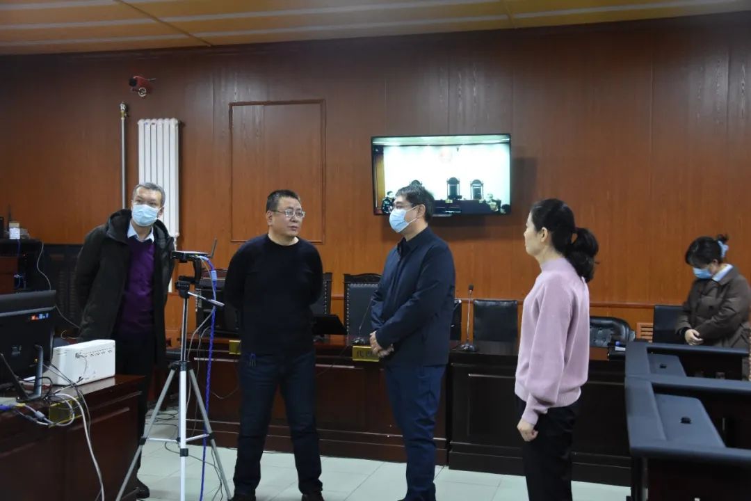 区委副书记政法委书记张恩泽一行到法院走访慰问