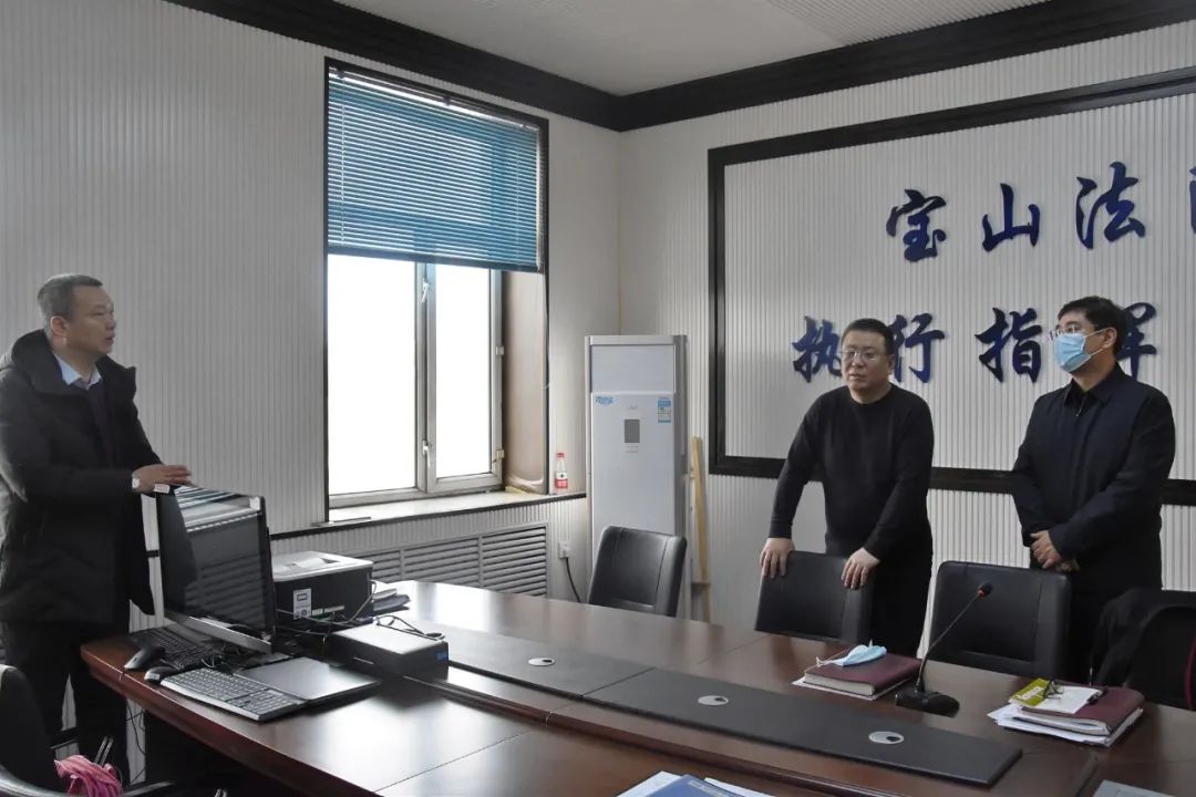 区委副书记政法委书记张恩泽一行到法院走访慰问