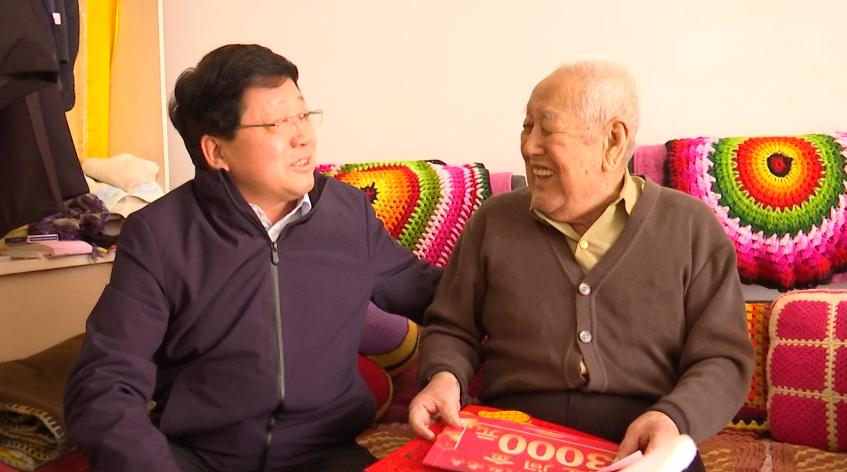 铭记历史致敬老兵白志平一行开展走访慰问老战士活动