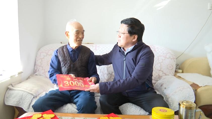 铭记历史致敬老兵白志平一行开展走访慰问老战士活动