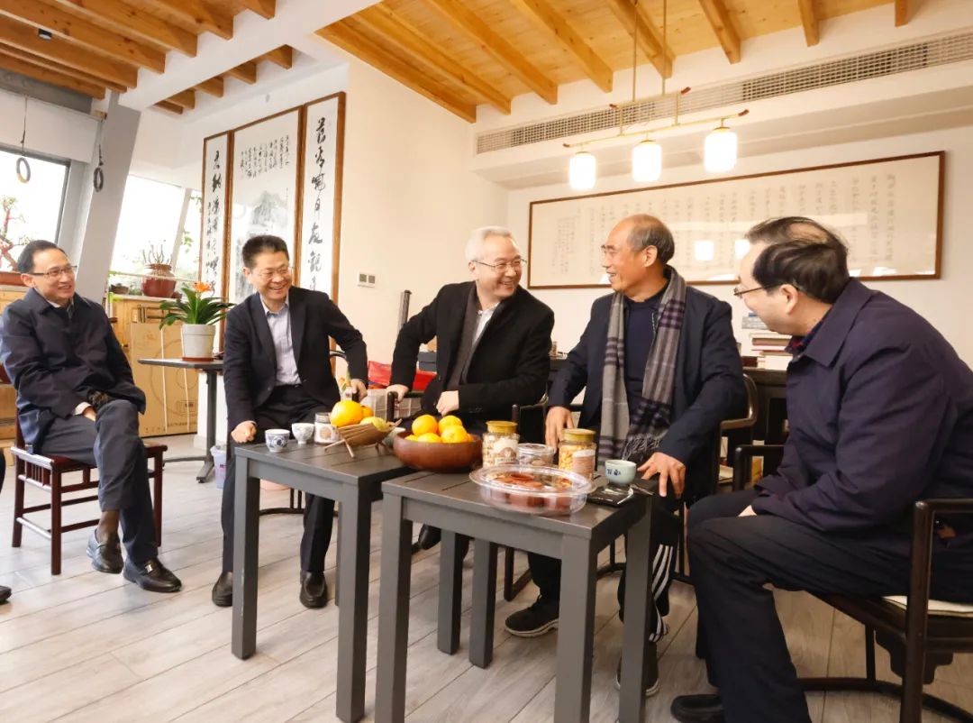 市政协党组书记叶海燕,市委常委,秘书长周凌翔看望慰问了老同志林希才