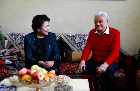 自治区高院原院长库尔班·肉孜,肉孜·司马义,送去高院党组和机关全体