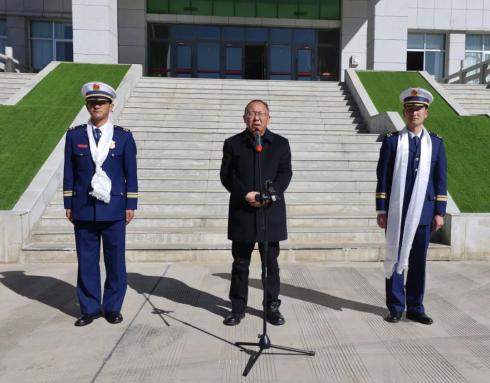 山南市委副书记市长次仁平措同志春节前夕带队慰问山南支队消防救援