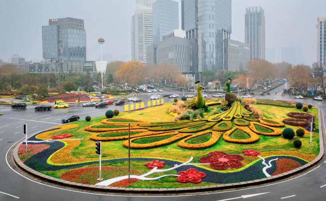 造型鼓楼广场转盘处结合鼓楼广场大街小巷充满了浓浓的年味上新了精心