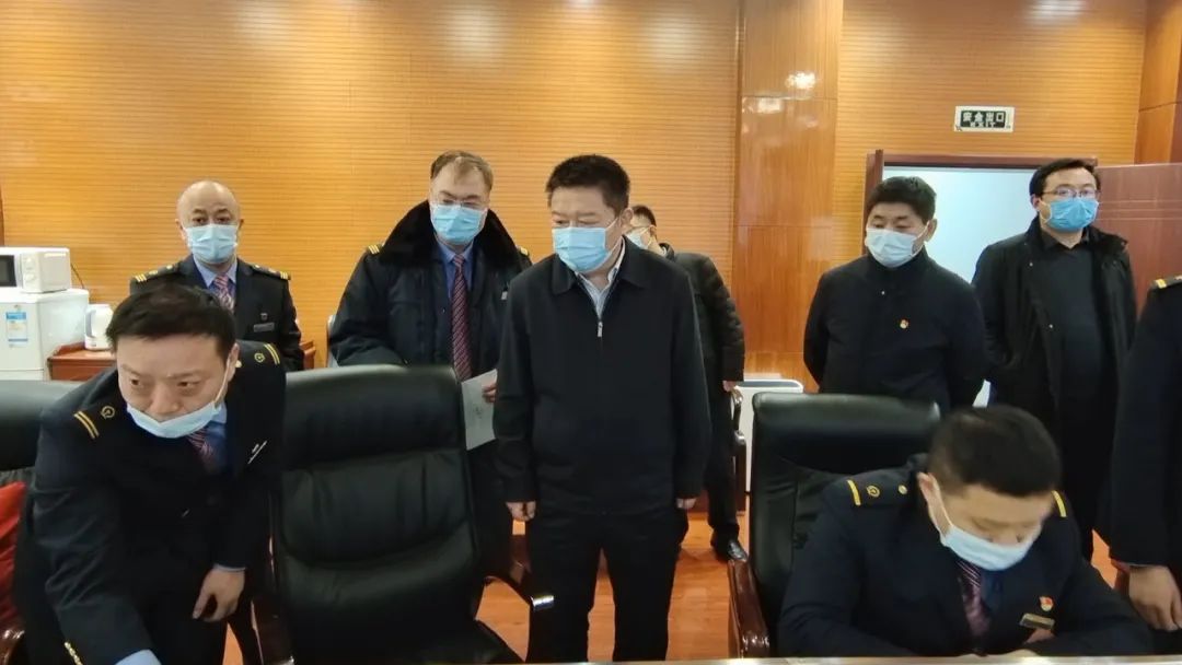 孙景到南阳站区检查指导春运工作