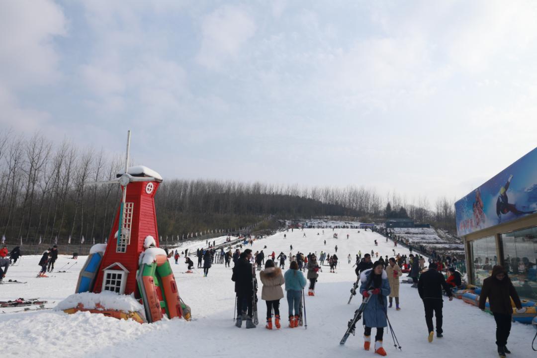 邯郸赵王欢乐谷滑雪场图片