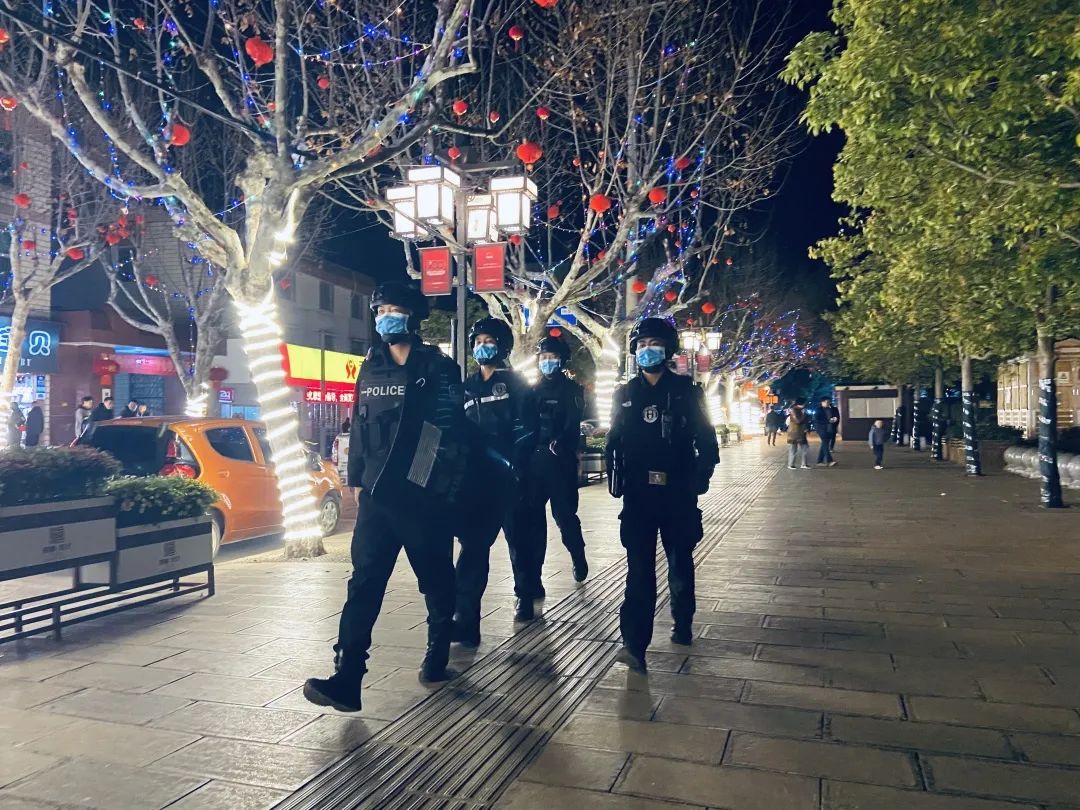 春节我在岗全警出动强巡防坚守岗位保平安