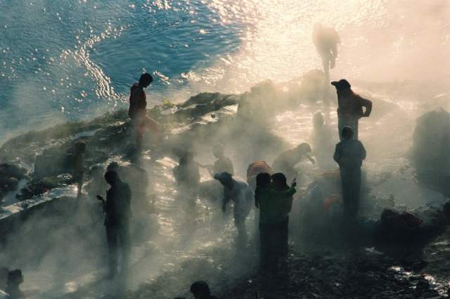 80年代怒江澡塘会图片