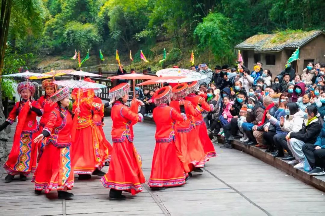 仙桃市沔陽小鎮第二屆民俗旅遊節活動豐富多彩,花鼓戲,彩蓮船,皮影戲