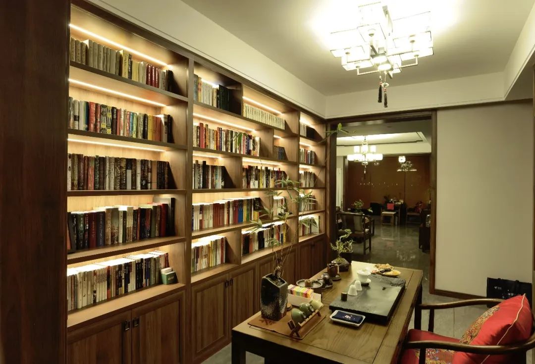 逛完这22家私人藏书房我真想住在这里面