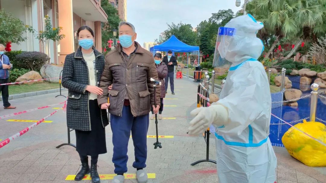 设165个采样点罗定城区开展全员核酸检测