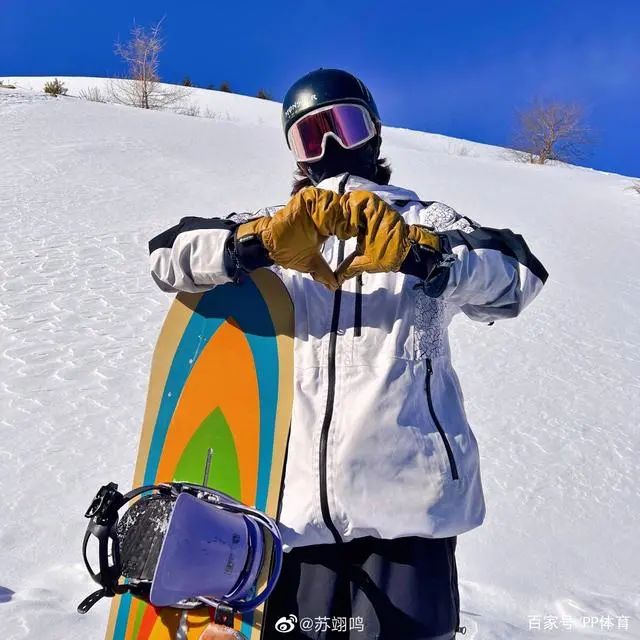 小栓子滑雪图片