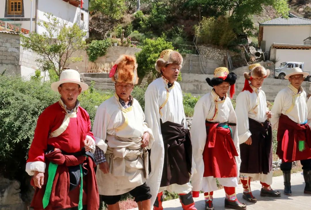 情舞之乡幸福年思诺讲述尼西春节习俗