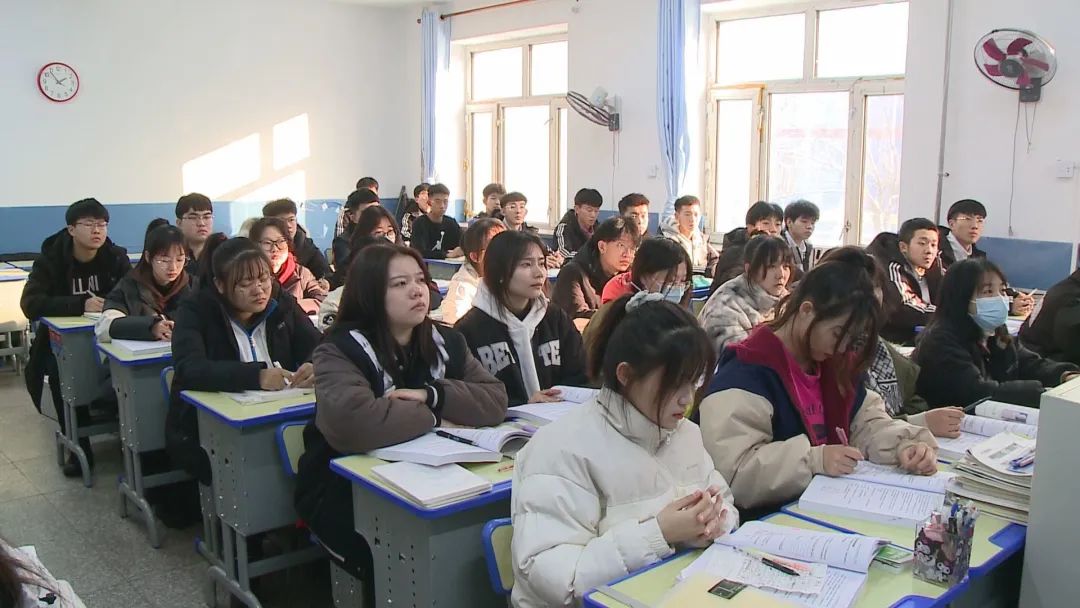 讷河二中发展艺体教学 助力学生圆大学梦