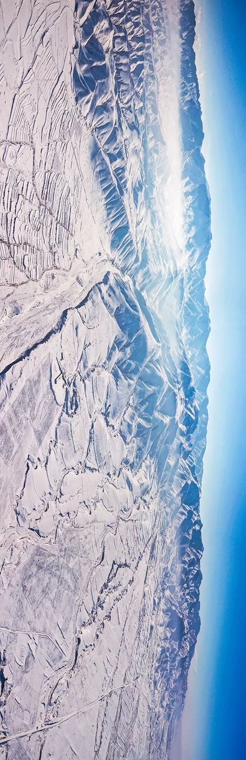 甘肃白银景泰山舞银蛇原驰蜡象
