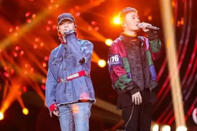 昨晚鸟巢响起青海歌手组合藏语金曲