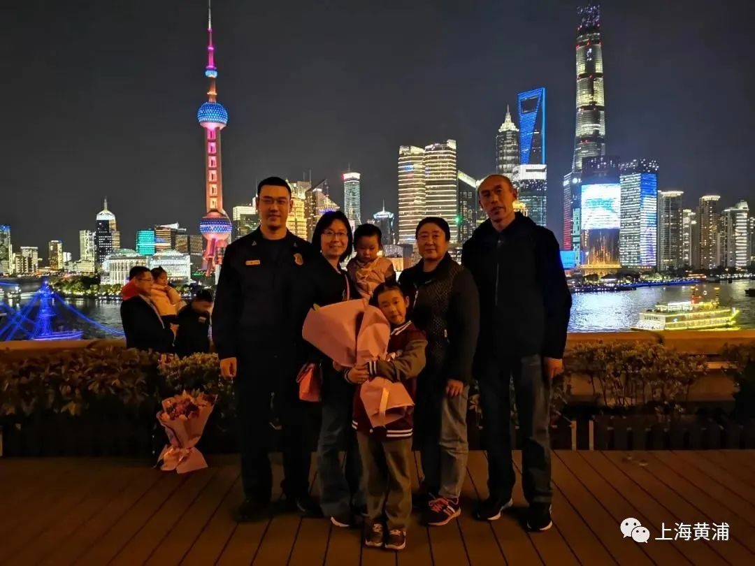 "丁小祥说,调入基层后,家人的支持和孩子们懂事的样子,让他内心百感