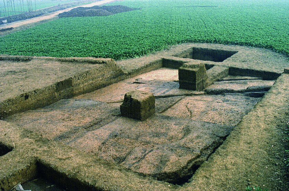 聚焦三星堆来之不易的城墙敖天照