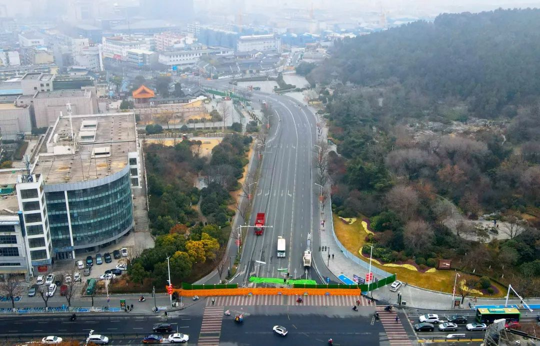 道路全封閉徐州和平路隧道開工