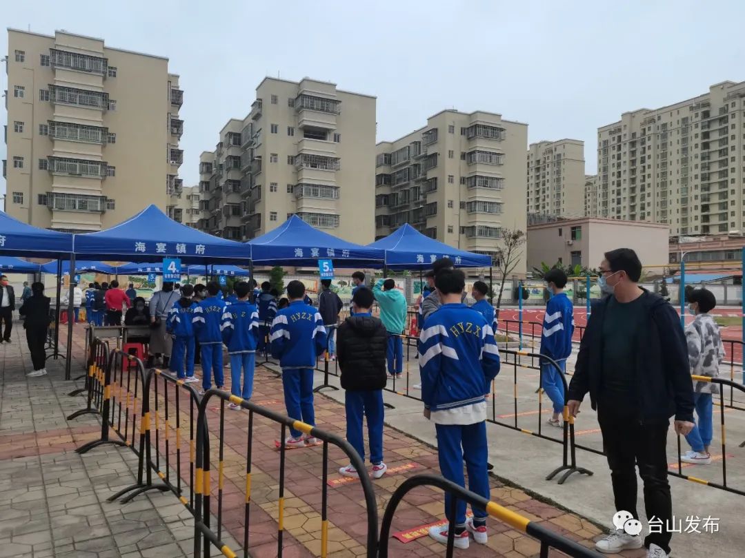 录入信息学业中学有序排队医护人员采样下川中学有序排队医护人员采样