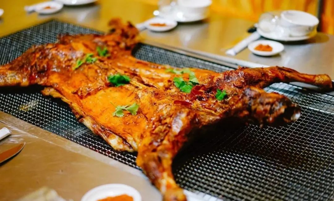 烤全羊嘉峪关烤肉东乡手抓羊肉靖远羊羔肉甘南刀石合临夏筏子面肠面食