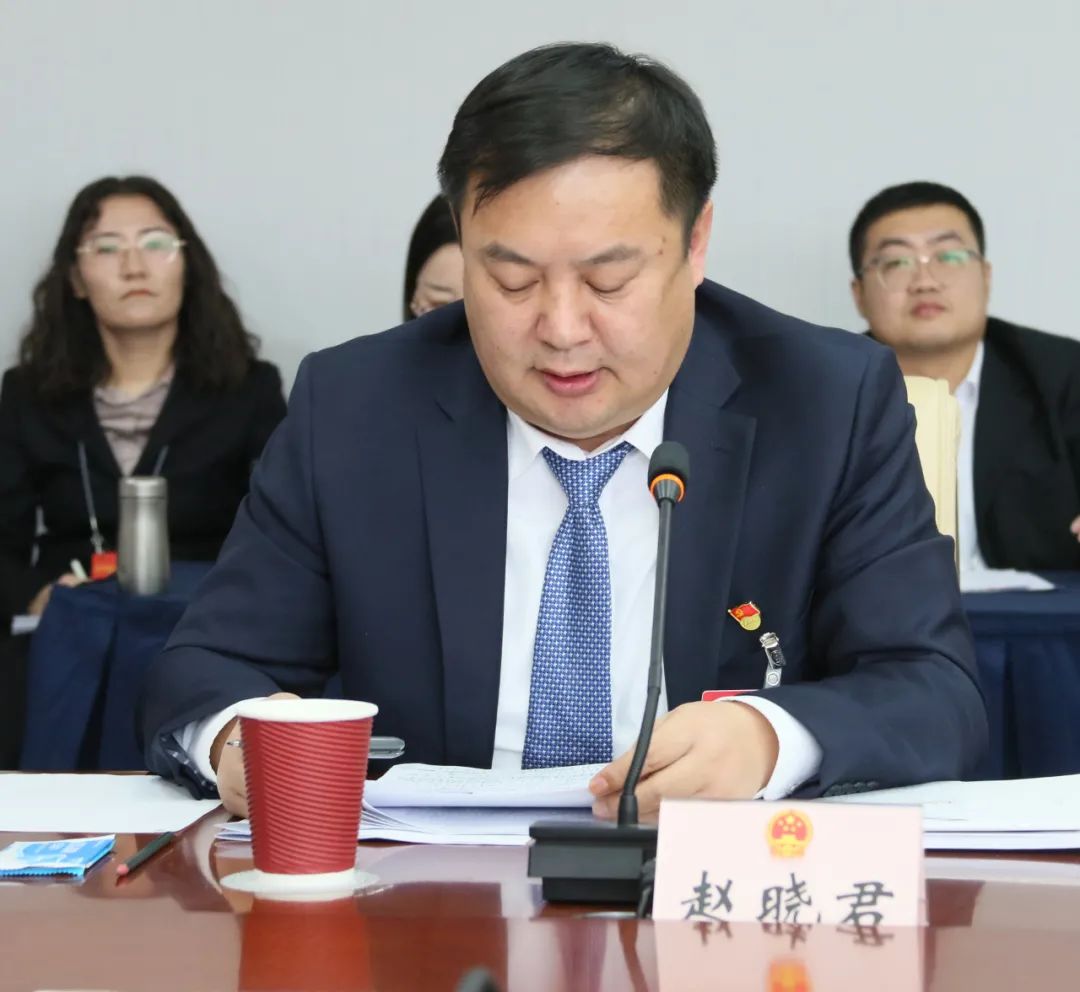 赵晓君代表说,建议:一是积极推动国有投融资平台公司参与实体经济建设