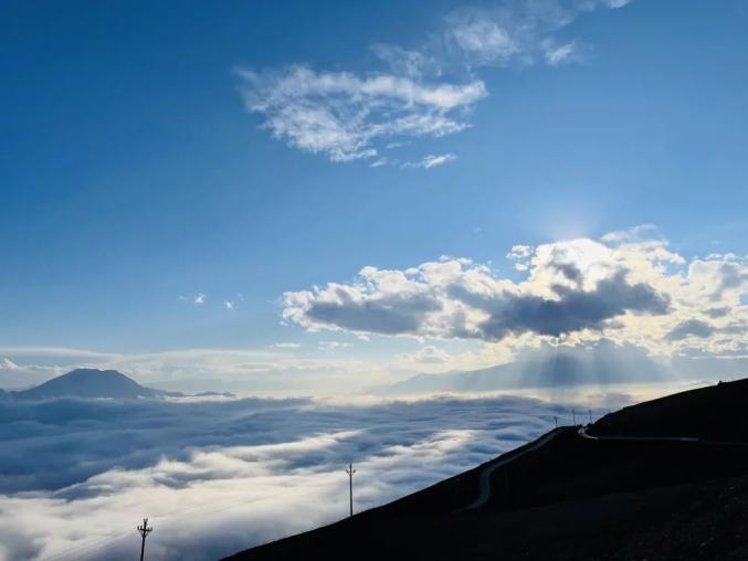 雲之美雲上馬楠山