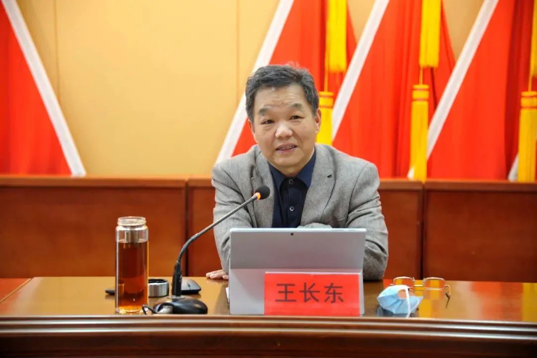 山东荆河律师事务所主任王长东应邀为山亭区桑村镇春季党员培训班授课