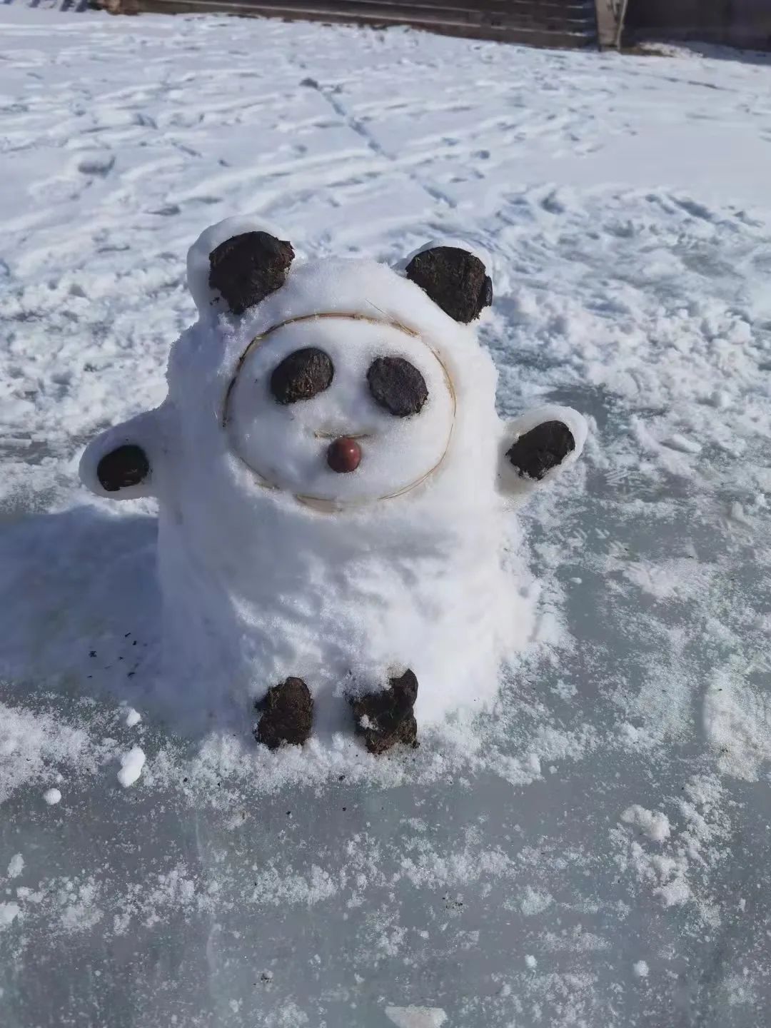 卓力玛草用雪堆出来的冰墩墩也是可爱的不要不要的@格尔图沙尔肃北县