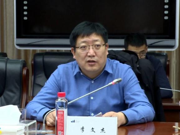 李文杰表示,新发展投资集团将按照临洮县委,县政府的要求,成立工作组
