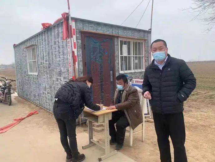 e起战疫故城武官寨镇王福军心系百姓投入防疫工作第一线