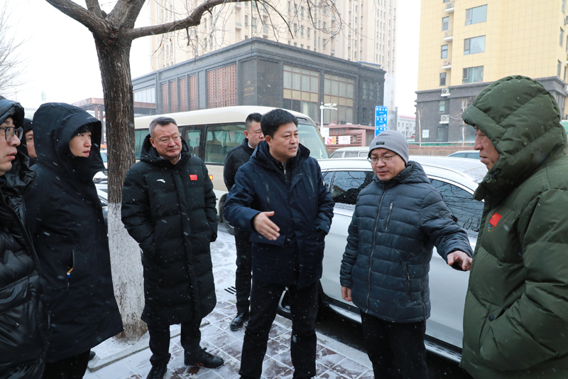 薛春龙带队检查长春高新区城市管理工作