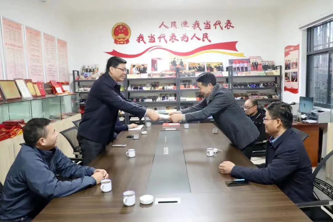 第964期 无锡中院钱斌院长走访全国人大代表欧阳华