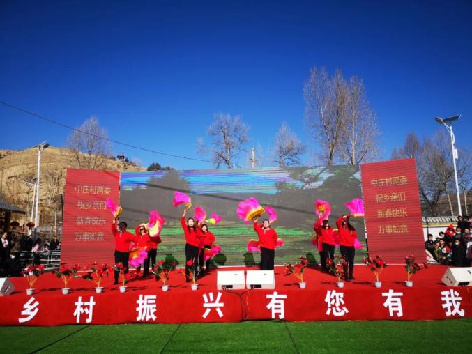 湟中区拦隆口镇群众欢喜庆元宵