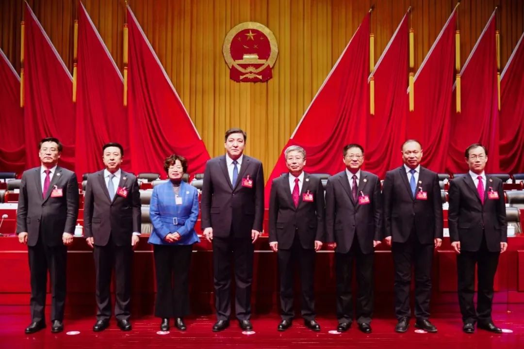 市五届人大一次会议举行第三次全体会议史良当选市人大常委会主任