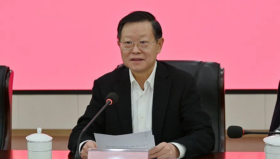 谢双成主持第二阶段会议姜红雨作相关说明根据主题年工作安排,会议