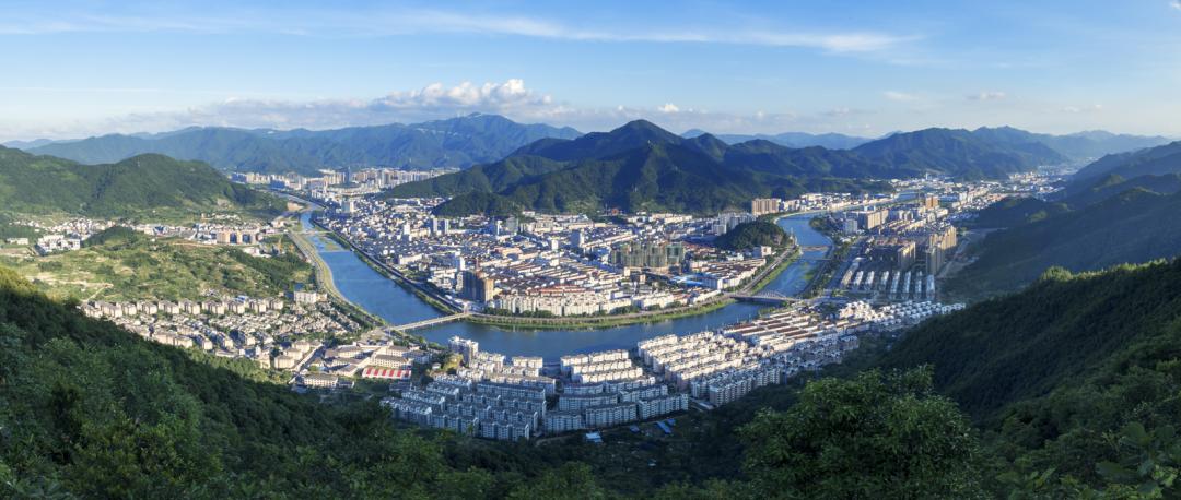 社论携手谋新业一起向未来热烈祝贺三门县两会开幕