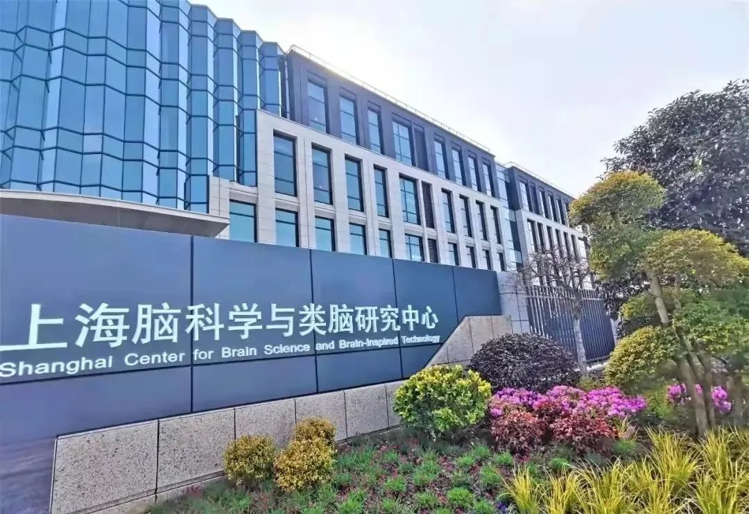 g60脑智科创基地↓一起来了解一下吧跟随小松的脚步另外,23个工业旅游