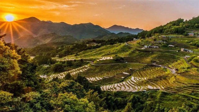 李银娟  文楚雄州文旅局,双柏县融媒体中心,鄂嘉镇  图责编 刘榕杉