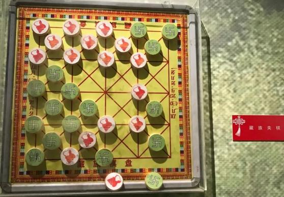 1夹棋棋盘种类比较多,较常见的有5x5,7x7,9x9的棋盘.