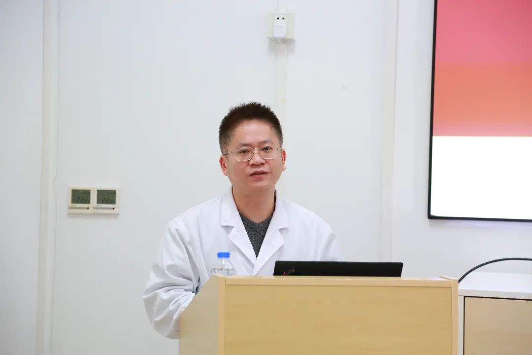 最后,胡智海副院长发表讲话,他对罕见病科创志愿者团队的今后发展表达