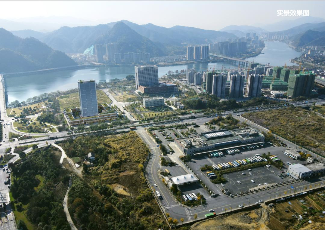 洋溪街道高速出口,南四路与西朱路交叉口东北角,地块与西北侧建德客运