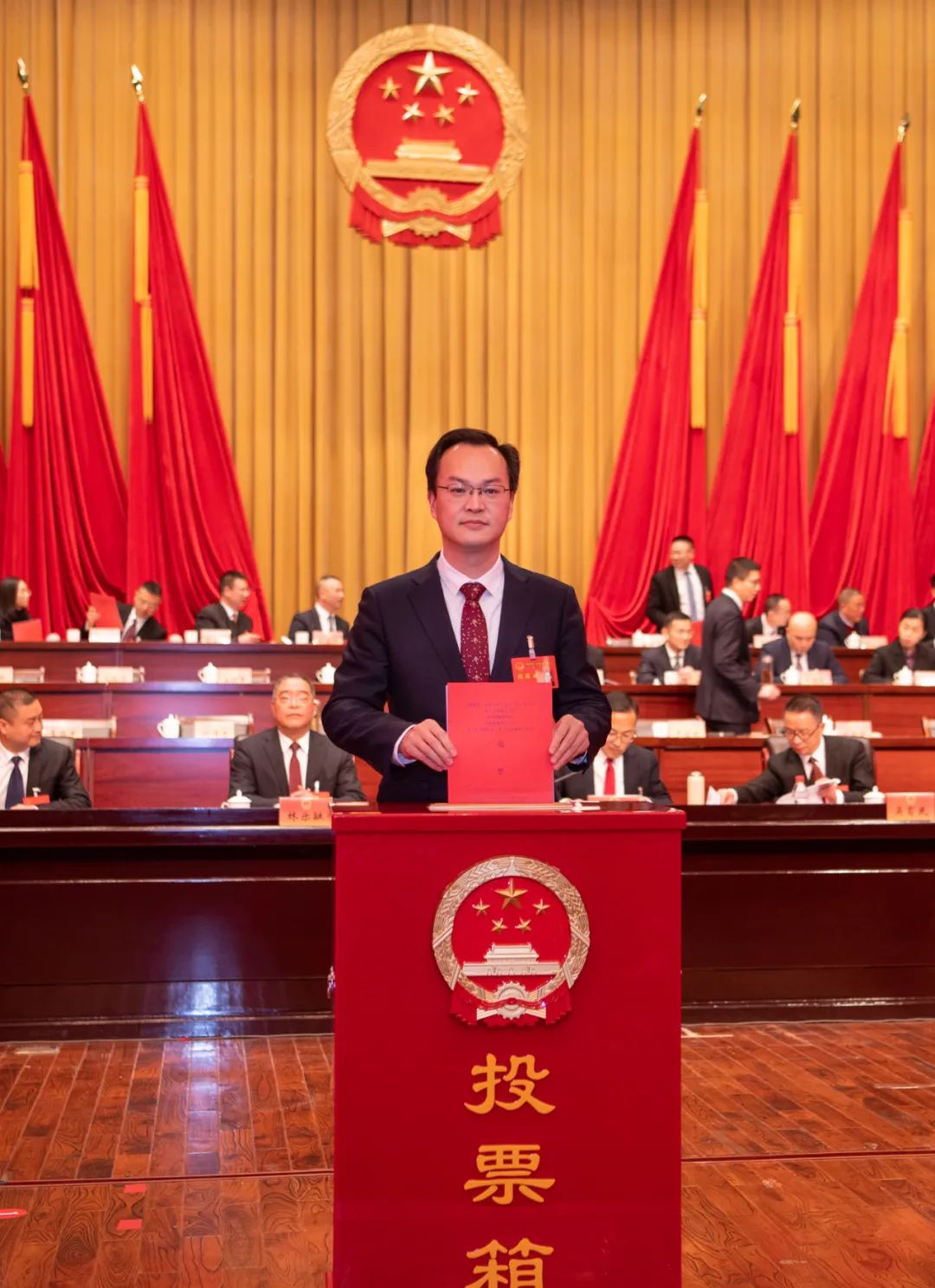 郑建华当选为县人大常委会主任罗招政当选为县人民政府县长文成县十七