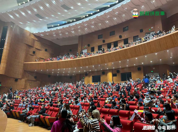 凯叔品牌首部儿童舞台剧神探艾小坡虎年开箱演出完美落幕